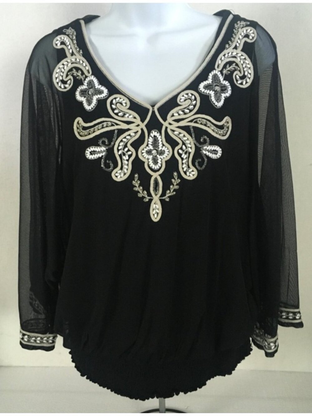 Alfani Top Size L Black w White Embroidered V neck Sheer 3/4 Sleeves Lined